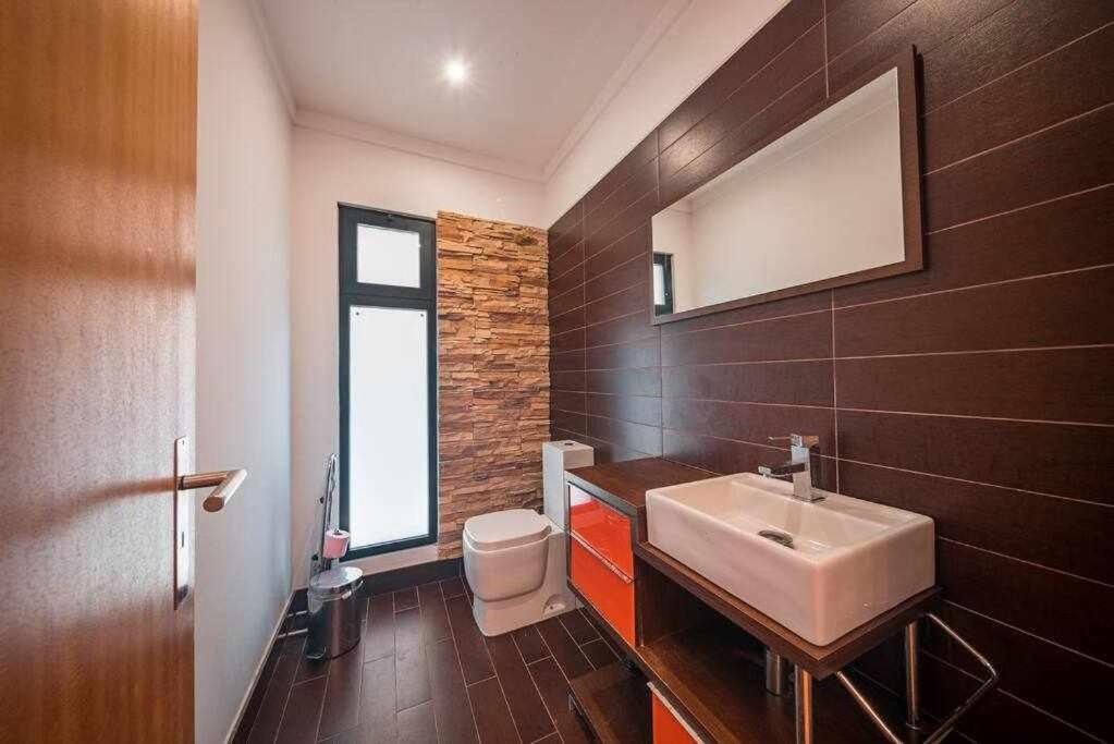 Casa Da Terca Nice View And Parking 푼샬 외부 사진